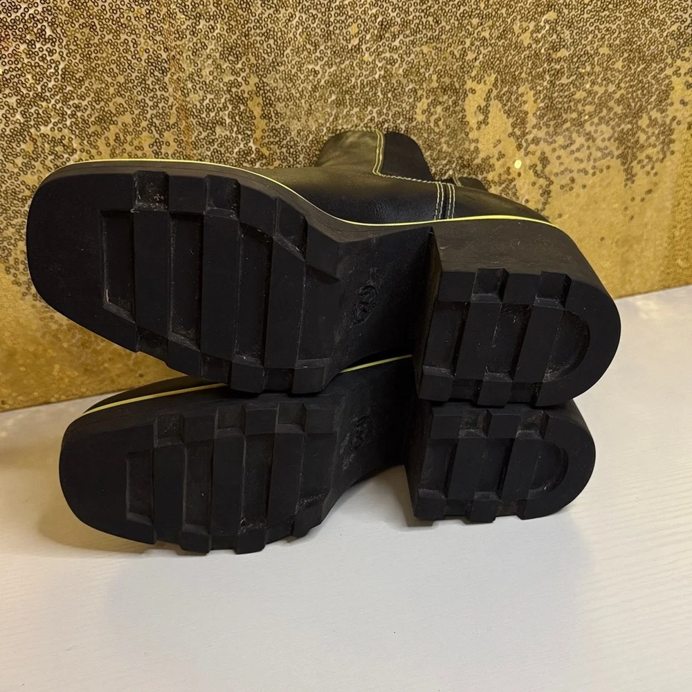 Michael Kors Keisha Chelsea Booties in Black and neon green